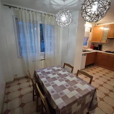 Cette Maison Est La Votre Apartamento Suresnes
